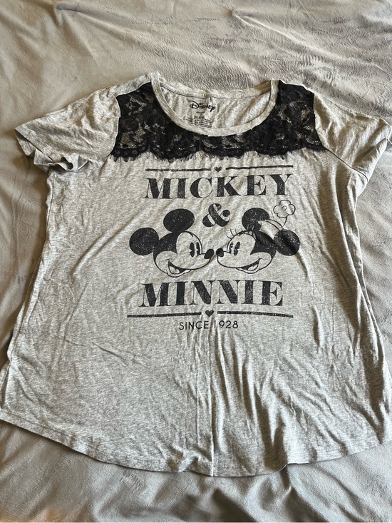 torrid Tops - Torrid Disney Gray Tee with Black Mickey & Minnie Graphic and Lace Yoke size 1